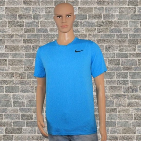Nike Other - Men's NIKE athletic shirt. Size M